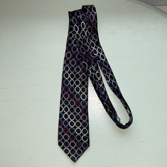 MICHAEL KORS CIRCLE DETAIL TIE (OS) - Picture 1 of 6